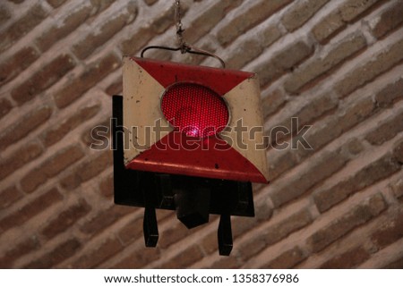 train warning lamp