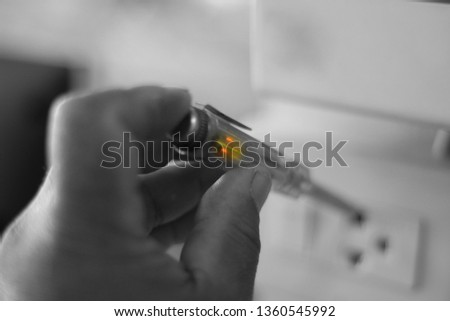 Measuring the power screwdriver Use to check electricity for safety in work.