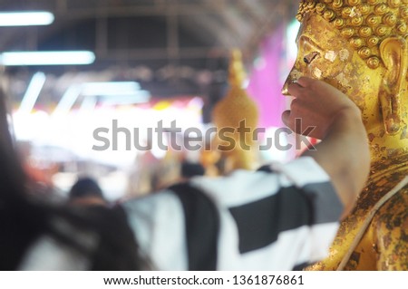 Gilded Buddha images