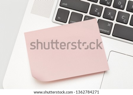 Sticky note on laptop with copy space. For all concept - Image