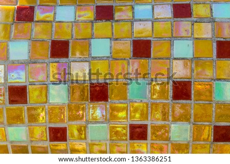 Pearl yellow mosaic
