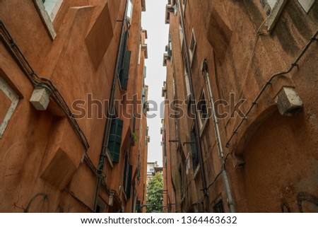 red house fronts in the heart of Venice Italy, beautiful architecture in Venice Italy, architecture photography, buildings image