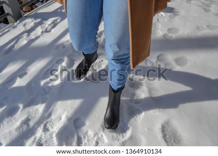 making footprints in snow