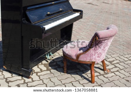 Old pianos in the street