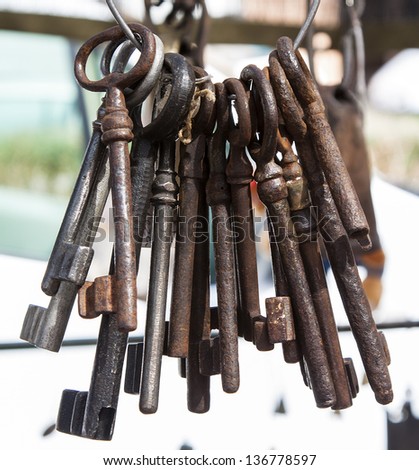 Image of Old Keys at street market