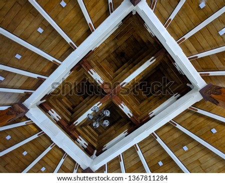 Square pattern Wooden Rooftop