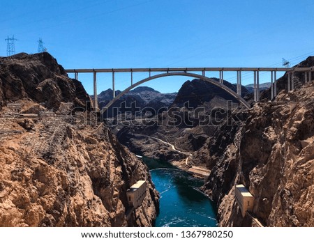 Picture of a beautiful bridge attached to the rocks near the Hoover Dam