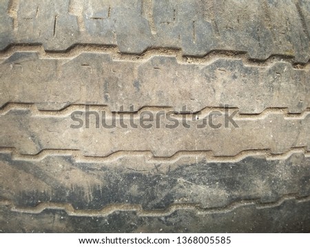 texture of bald tires