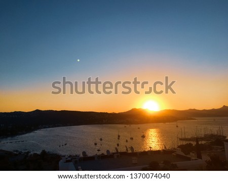 Summer vacation, mobile photography and coastal night concept - Blurred background of a sunset on the coast, beautiful sea view