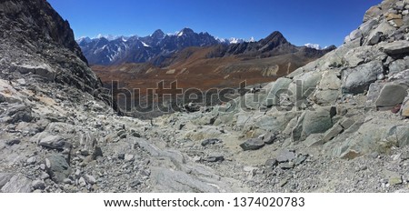 View from the Cho La pass, on the way from Gokyo lakes to Everest Base Camp, Nepal