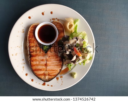 Grilled Salmon in Soya Sauce with Salad