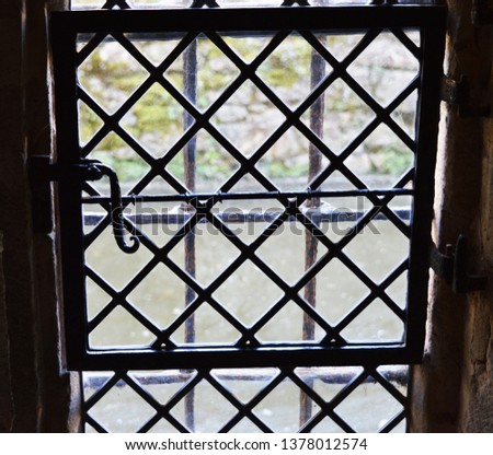 Tudor led lined window