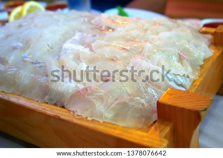 Sliced Raw Flatfish (Gwangeo-hoe)