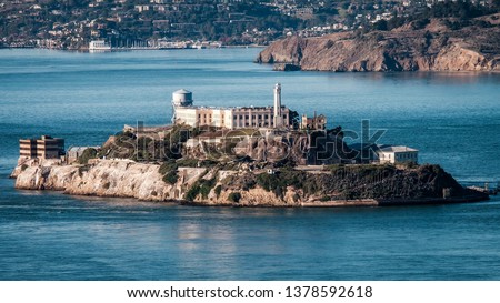 The Alcatraz island. The must thing to do when come to San Francisco. This picture is very great view to see whole island which took picture from the Coit Tower.