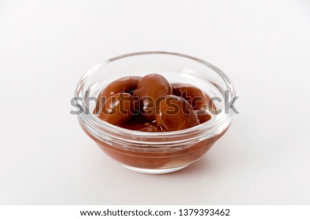 boiled Red kidney beans in glass bowl on white background