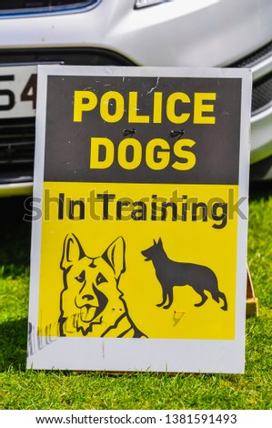 Sign warning people that police dogs are being trained.