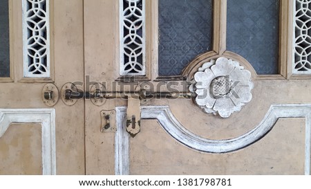Oriental Door Lock For Heritage Building, Pattern Design