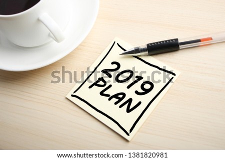 2019 Plan concept on the sticky note paper.