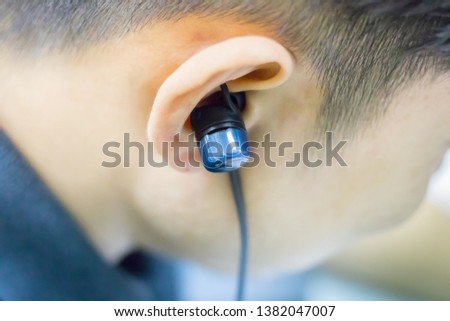Headphones for listening to music on mobile phones
