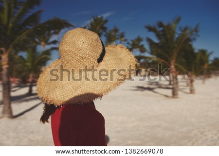  palm trees retro photography summer woman with a hat ocean                              