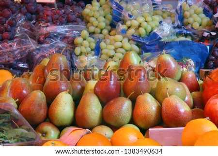 fresh fruits and vegetables on the market
