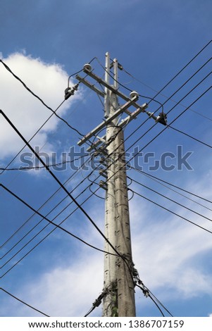 electric pole /translation meaning :keclear high voltage