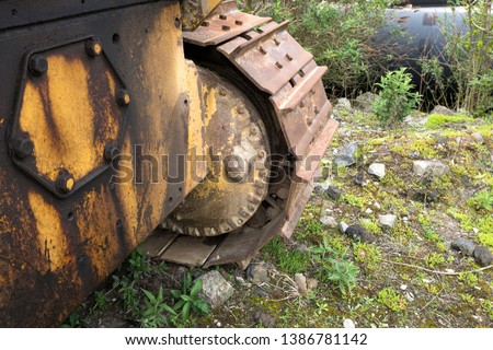 Bulldozer rear end leaking oil