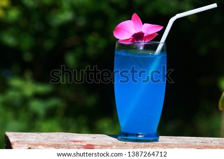 Ocean ice water drinks on the natural backdrop