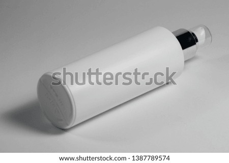 white plastic pump spray for perfumes