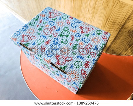beautiful color cardboard box, box with pictures
