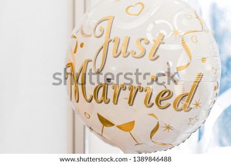 white balloon with the text Just Married