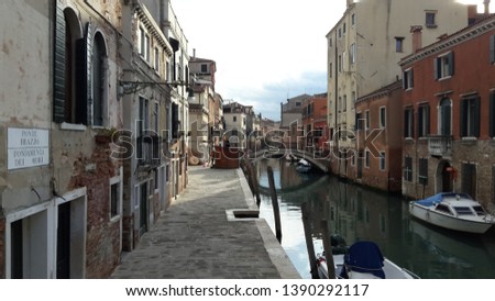 Beautiful picture of the city of Venice. 