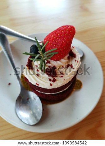 Red Velvet Brownies with sweet strawberries