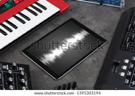 Recording music with tablet and electronic music instruments 