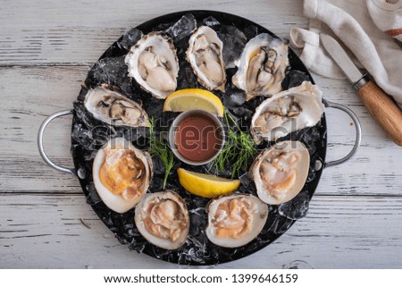 raw clam and oyster platter image
