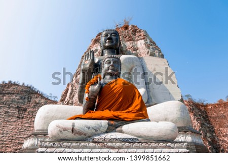 Khiri Sri Suwan Suvarnabhumi Buddha Statue (Buddha statue, cliff carving), Khao Tham Thiam Temple