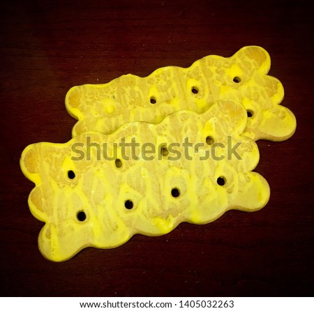 Shortbread cookies with lemon icing