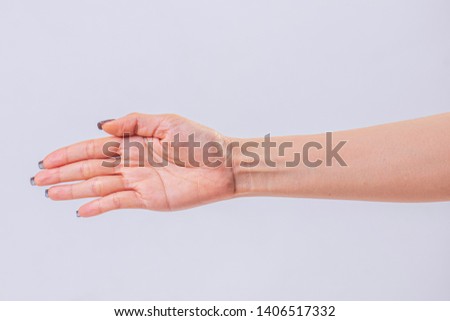 Arms stretched out and the hands of women Make gestures from fingers