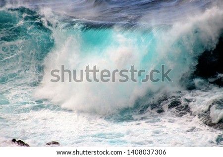 
sea ​​picture with a wave breaking