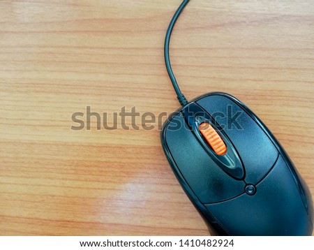The mouse on the desk has space to write messages.