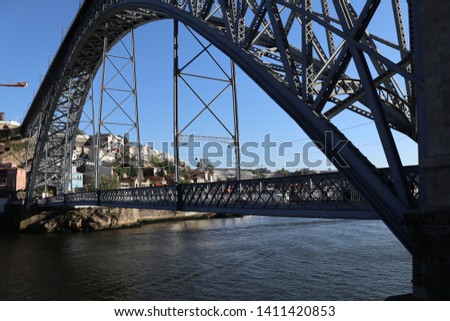 Ponte Dom Luis I Bridge, connecting the banks of the river Douro, Ribeira, Porto, Portugal