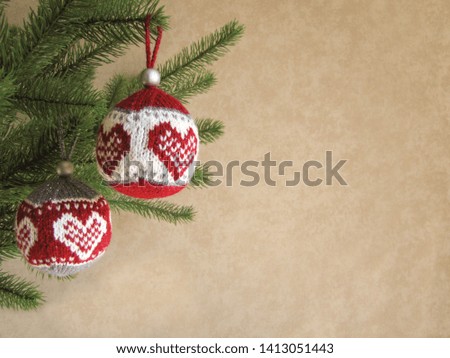 Knitted balls on the Christmas tree         