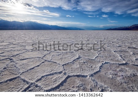 Badwater, crust of hexagonal shapes