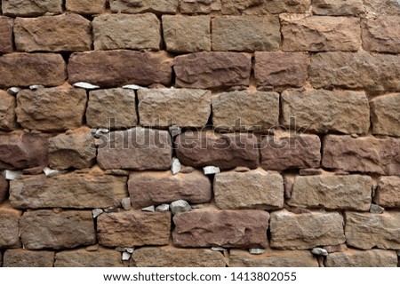 Broken rock walls，closeup of photo