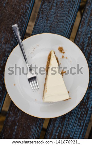 A picture of a cheesecake dessert on the table