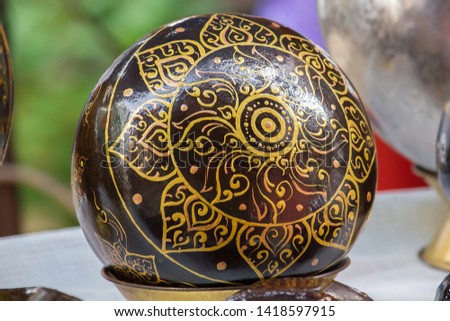 Decorated with beautiful Thai designs on the Thai almsbowl