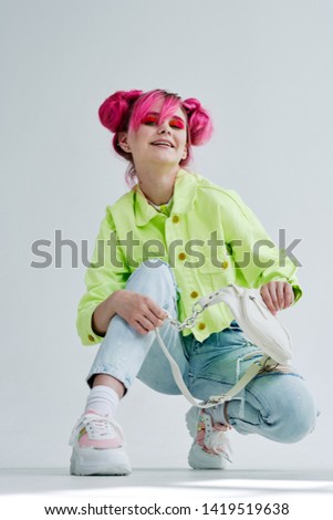 woman with pink hair smiling fashion nineties