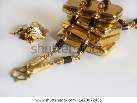older gold bar. long chain gold bar. Assets of the house, fine gold, charm gold, necklace