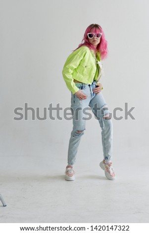 woman style nineties fashion pink hair