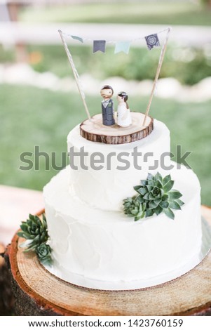 wedding cake topper white flowers